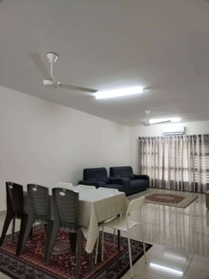 Abie'S Homestay Putrajaya Buitenkant foto
